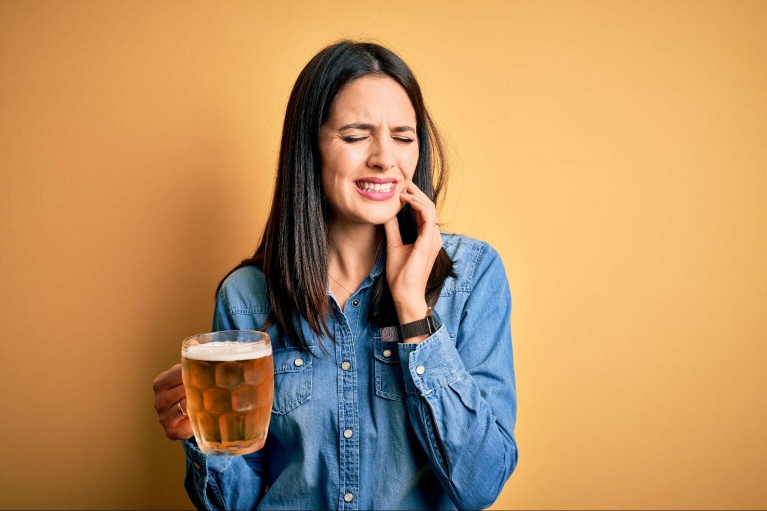 Is it Safe to Drink Alcohol After a Tooth Extraction? Bellevue Hill